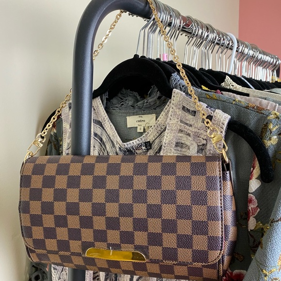 The Anistyn Checkered Crossbody ~ Brown - Picture 1 of 4